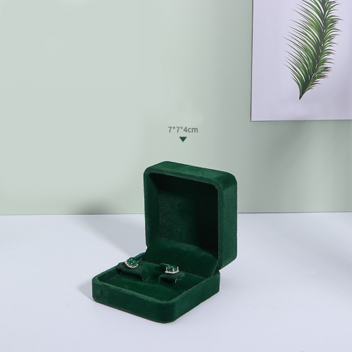 Футляр из искусственной кожи для колец и сережек_5 502898 70.60 ₽