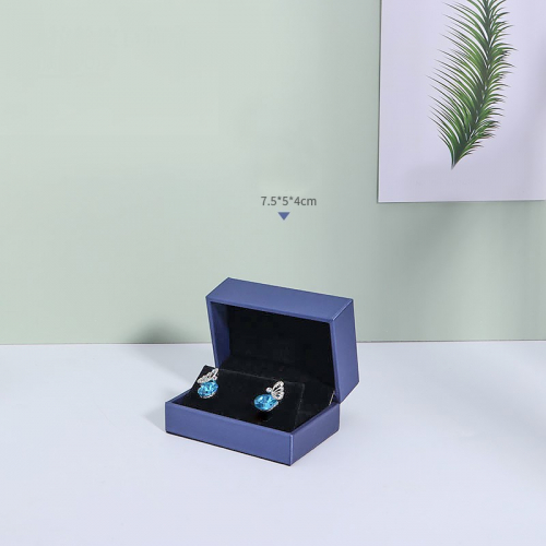 Футляр из искусственной кожи для колец и сережек_6 502898 70.60 ₽