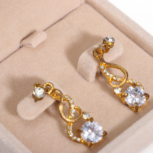 Футляр из искусственной кожи для колец и сережек_1 502898 70.60 ₽