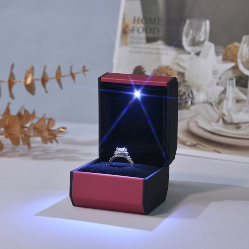Подарочный футляр с подсветкой для колец, 5,8*6,5*5,2 см_5 499810 0.00 ₽