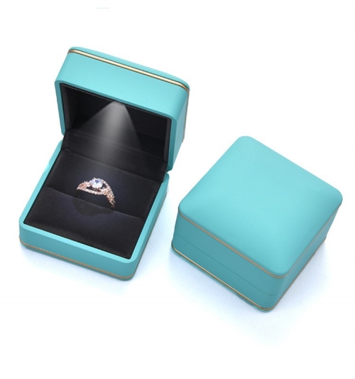 Футляр с подсветкой для колец и подвесок_5 499729 0.00 ₽
