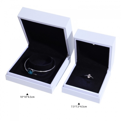 Подарочный футляр для украшений (возможно с вашим логотипом)_8 503662 261.20 ₽