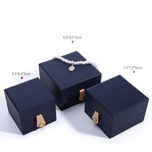 Стильный футляр для украшений (возможно с вашим логотипом)_5 503848 273.48 ₽
