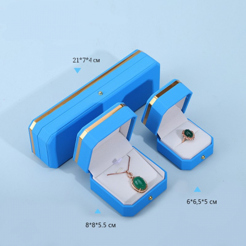 Футляр из искусственной кожи для ювелирных украшений_3 502516 207.50 ₽