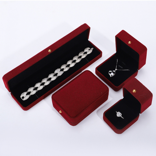 Подарочный футляр из флисовой ткани для ювелирных украшений_3 502731 64.18 ₽