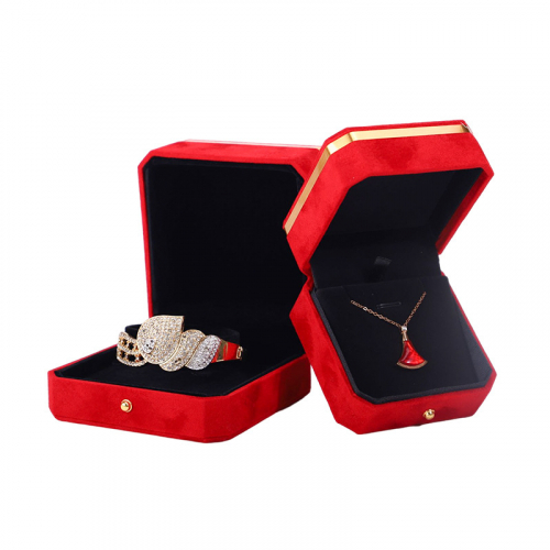 Красный бархатный футляр для украшений_3 503206 279.06 ₽