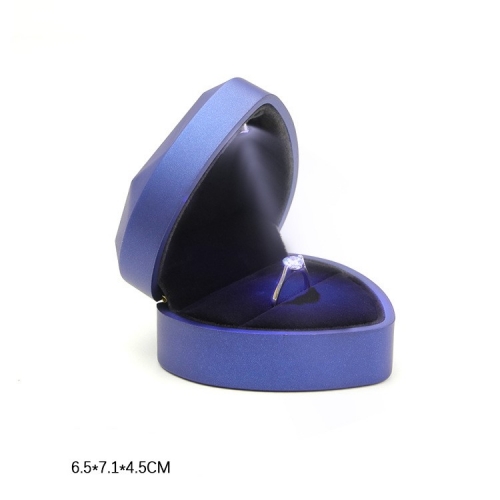 Подарочный футляр в виде сердца с подсветкой, 6,5*7,1*4,5 см_8 500058 181.39 ₽