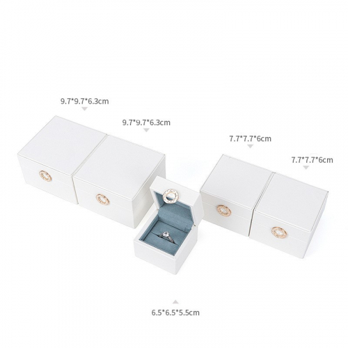 Футляр из искусственной кожи для украшений_4 503235 352.19 ₽