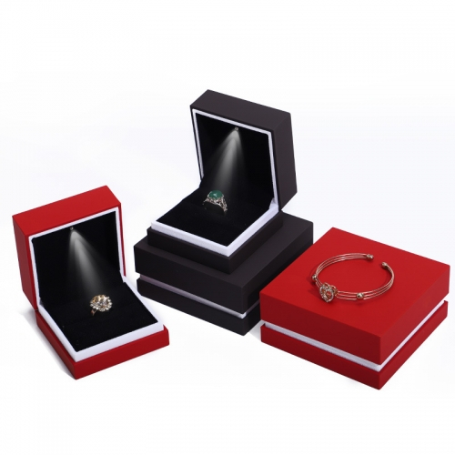 Подарочный футляр для украшений (возможно с вашим логотипом)_0 503662 261.20 ₽