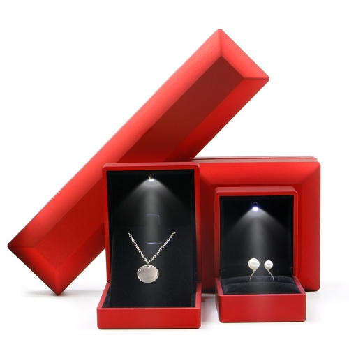 Подарочный футляр с подсветкой для ювелирных украшений_3 500010 97.67 ₽