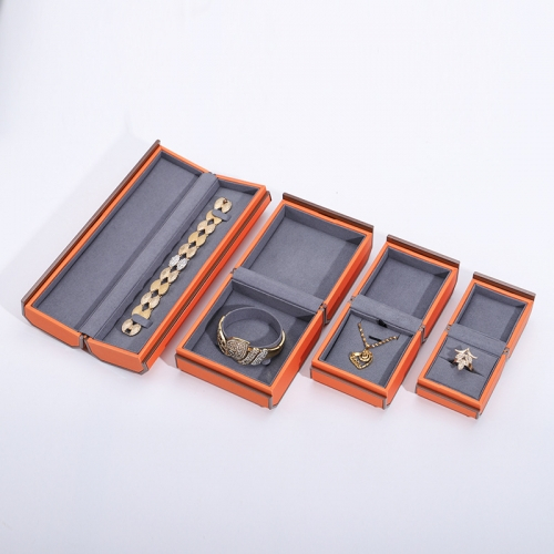 Подарочный футляр для украшений (возможно с вашим логотипом)_3 503612 496.73 ₽