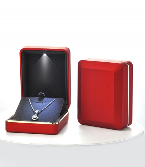 Футляр с подсветкой для колец и подвесок_6 499722 0.00 ₽