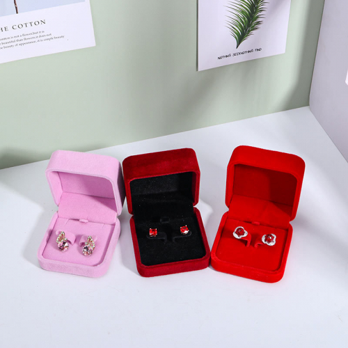 Футляр из искусственной кожи для колец и сережек_3 502898 70.60 ₽