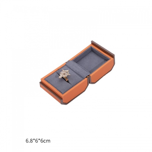 Подарочный футляр для украшений (возможно с вашим логотипом)_5 503612 496.73 ₽