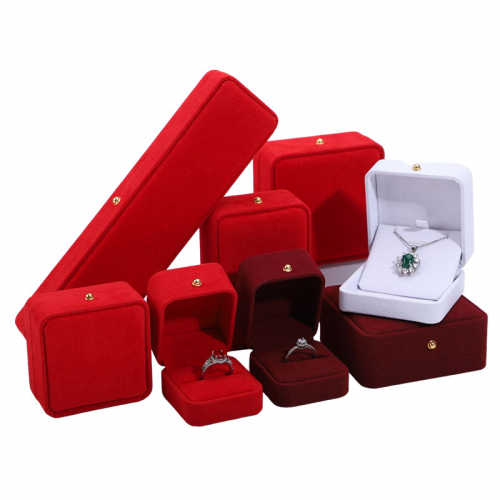 Подарочный футляр из флисовой ткани для ювелирных украшений_1 502731 64.18 ₽