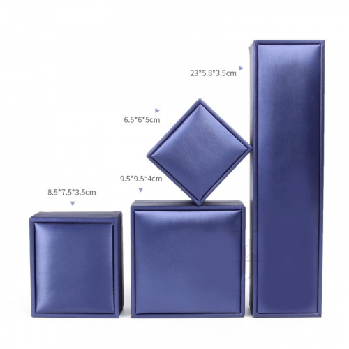 Футляр из искусственной кожи для украшений_3 502333 66.97 ₽