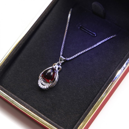 Футляр с подсветкой для колец и подвесок_12 499722 0.00 ₽