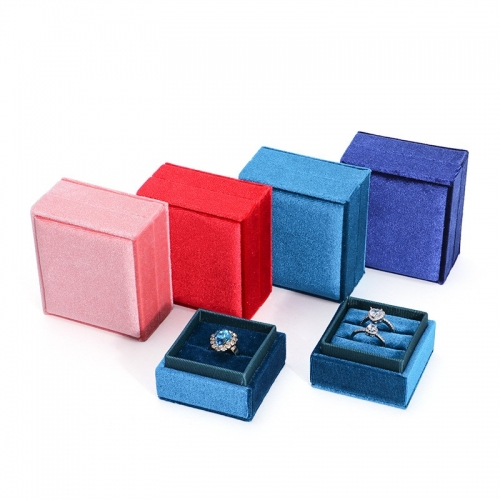 Подарочный футляр для украшений (возможно с вашим логотипом)_4 503605 133.95 ₽