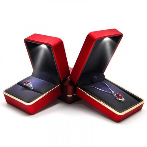 Футляр с подсветкой для колец и подвесок_10 499722 0.00 ₽