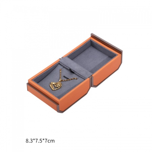 Подарочный футляр для украшений (возможно с вашим логотипом)_6 503612 496.73 ₽