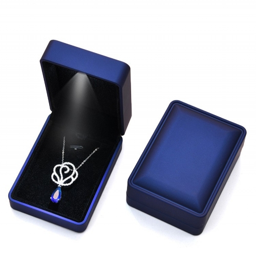 Футляр с подсветкой для колец и подвесок_7 499729 0.00 ₽