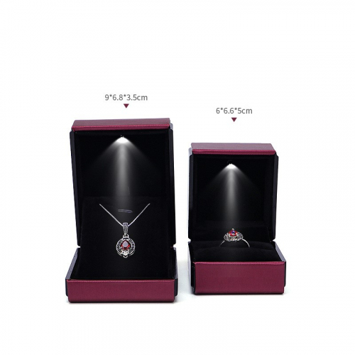 Подарочный футляр с подсветкой для украшений_9 502771 83.72 ₽