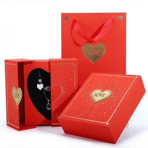 Подарочная коробка "Love" для ювелирных изделий