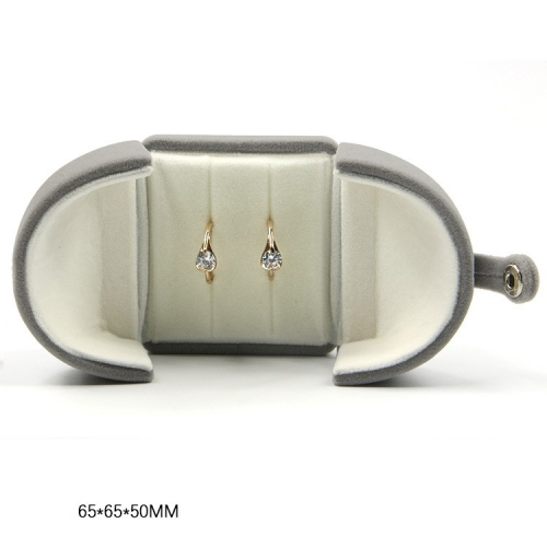 Серый бархатный футляр для ювелирных изделий_4 502827 181.39 ₽