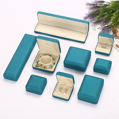 Бирюзовый футляр из кожи_0 499587 0.00 ₽