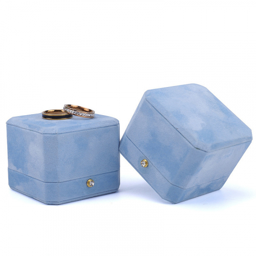 Футляр с подсветкой для кольца и подвески_1 503192 376.73 ₽