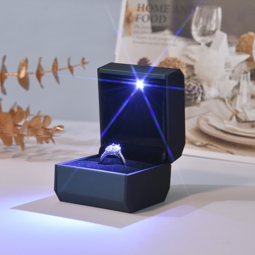 Подарочный футляр с подсветкой для колец, 5,8*6,5*5,2 см_11 499810 0.00 ₽